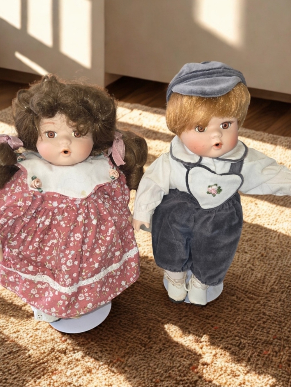 Vintage 2 Piece Seymour Mann first kiss porcelain dolls D12039 A/B